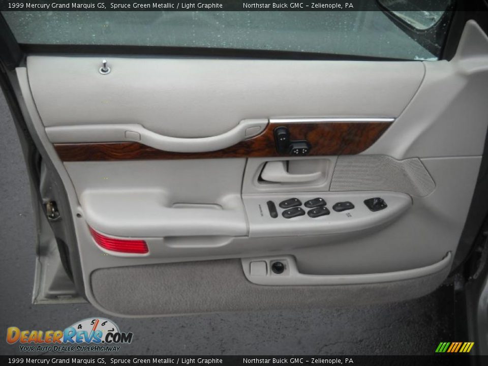 Door Panel of 1999 Mercury Grand Marquis GS Photo #12