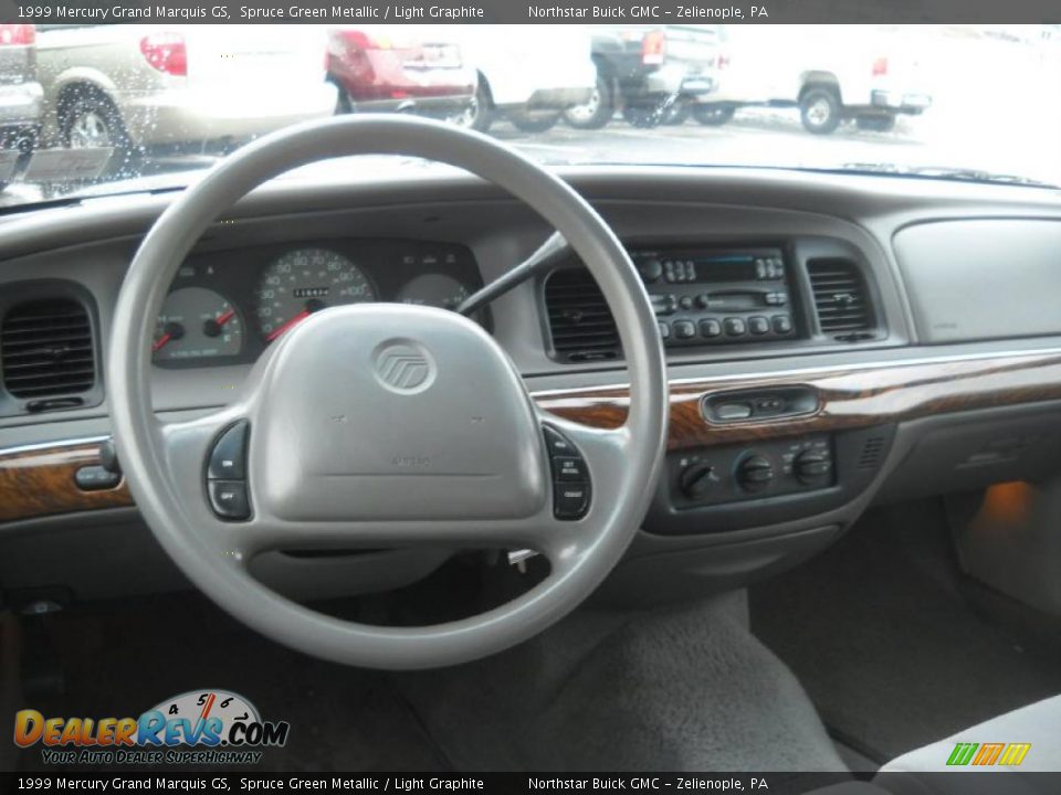 Dashboard of 1999 Mercury Grand Marquis GS Photo #15