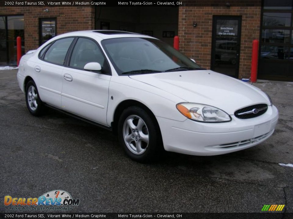 2002 Ford Taurus SES Vibrant White / Medium Graphite Photo #1