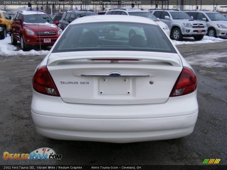 2002 Ford Taurus SES Vibrant White / Medium Graphite Photo #4