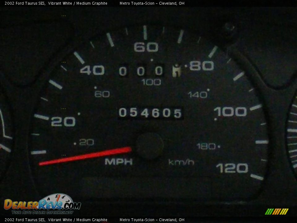 2002 Ford Taurus SES Vibrant White / Medium Graphite Photo #18
