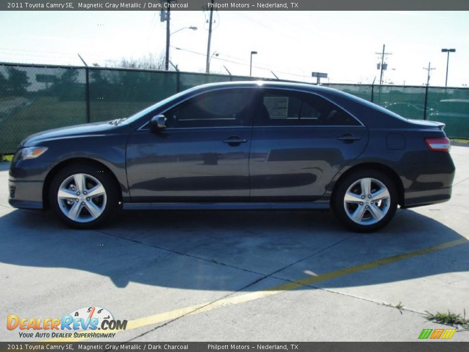 2011 Toyota Camry SE Magnetic Gray Metallic / Dark Charcoal Photo #6