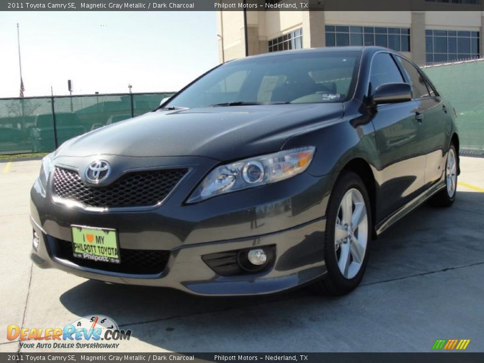 2011 Toyota Camry SE Magnetic Gray Metallic / Dark Charcoal Photo #7