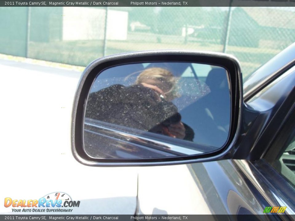 2011 Toyota Camry SE Magnetic Gray Metallic / Dark Charcoal Photo #12