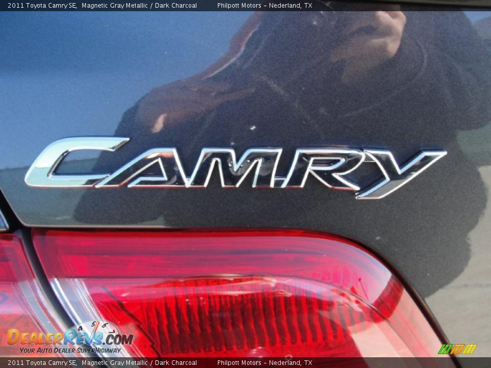 2011 Toyota Camry SE Magnetic Gray Metallic / Dark Charcoal Photo #14