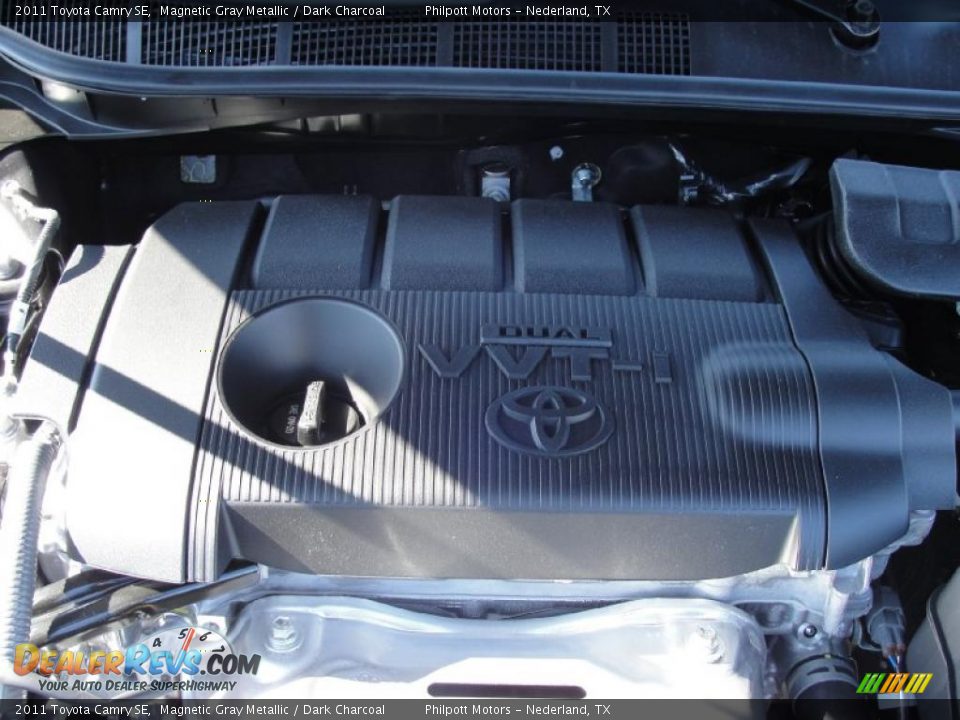 2011 Toyota Camry SE Magnetic Gray Metallic / Dark Charcoal Photo #16