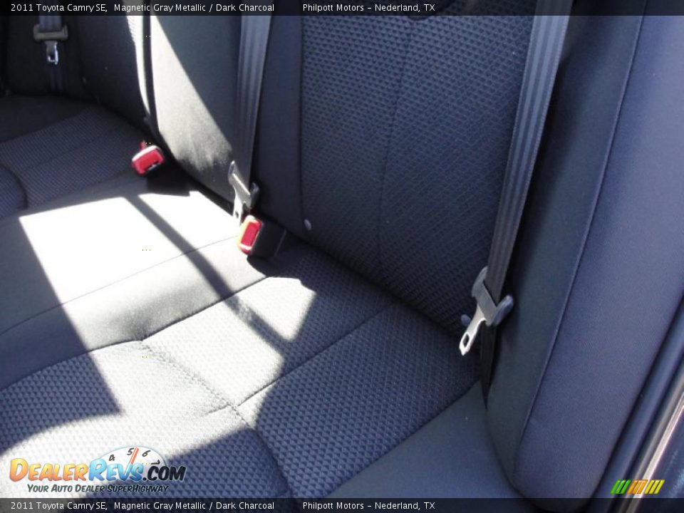 2011 Toyota Camry SE Magnetic Gray Metallic / Dark Charcoal Photo #18