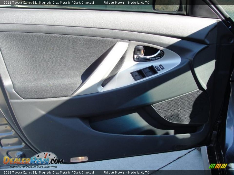 2011 Toyota Camry SE Magnetic Gray Metallic / Dark Charcoal Photo #19