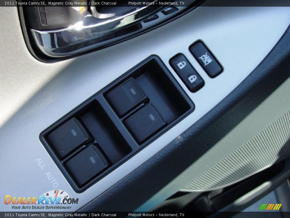 2011 Toyota Camry SE Magnetic Gray Metallic / Dark Charcoal Photo #20