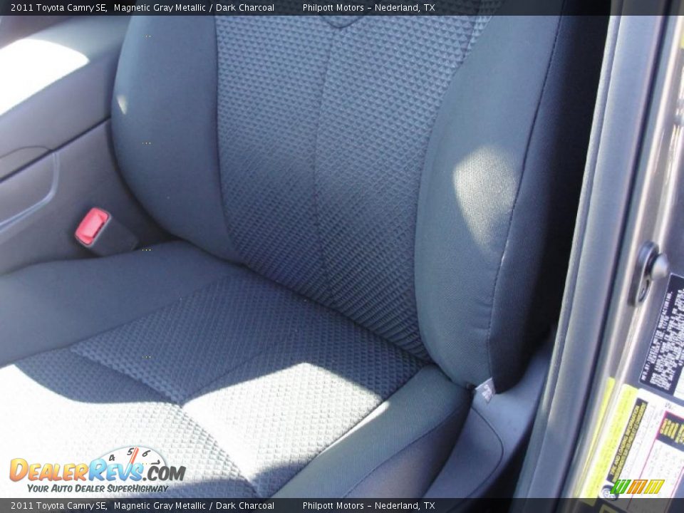 2011 Toyota Camry SE Magnetic Gray Metallic / Dark Charcoal Photo #21
