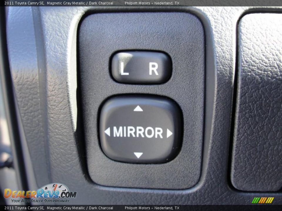 2011 Toyota Camry SE Magnetic Gray Metallic / Dark Charcoal Photo #31