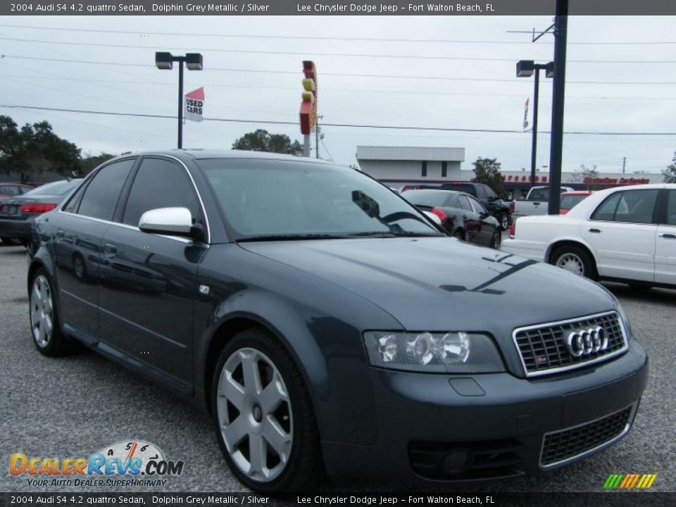 Front 3/4 View of 2004 Audi S4 4.2 quattro Sedan Photo #7