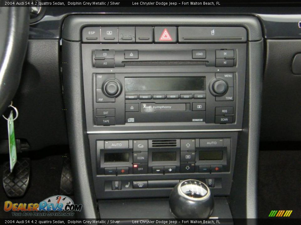 Controls of 2004 Audi S4 4.2 quattro Sedan Photo #19