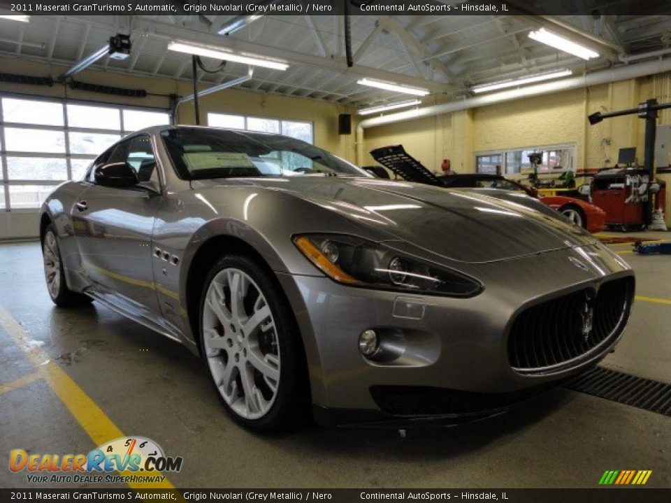 Front 3/4 View of 2011 Maserati GranTurismo S Automatic Photo #3