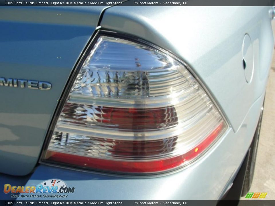 2009 Ford Taurus Limited Light Ice Blue Metallic / Medium Light Stone Photo #20