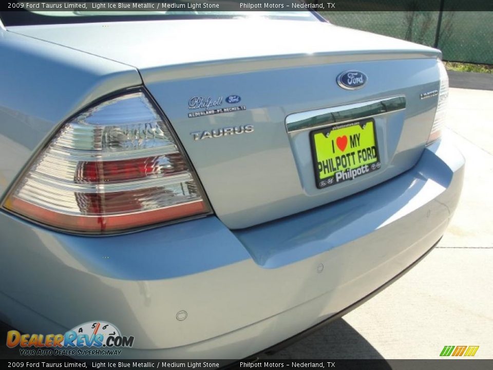 2009 Ford Taurus Limited Light Ice Blue Metallic / Medium Light Stone Photo #22