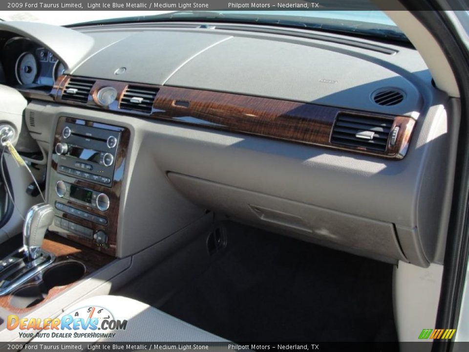 2009 Ford Taurus Limited Light Ice Blue Metallic / Medium Light Stone Photo #26
