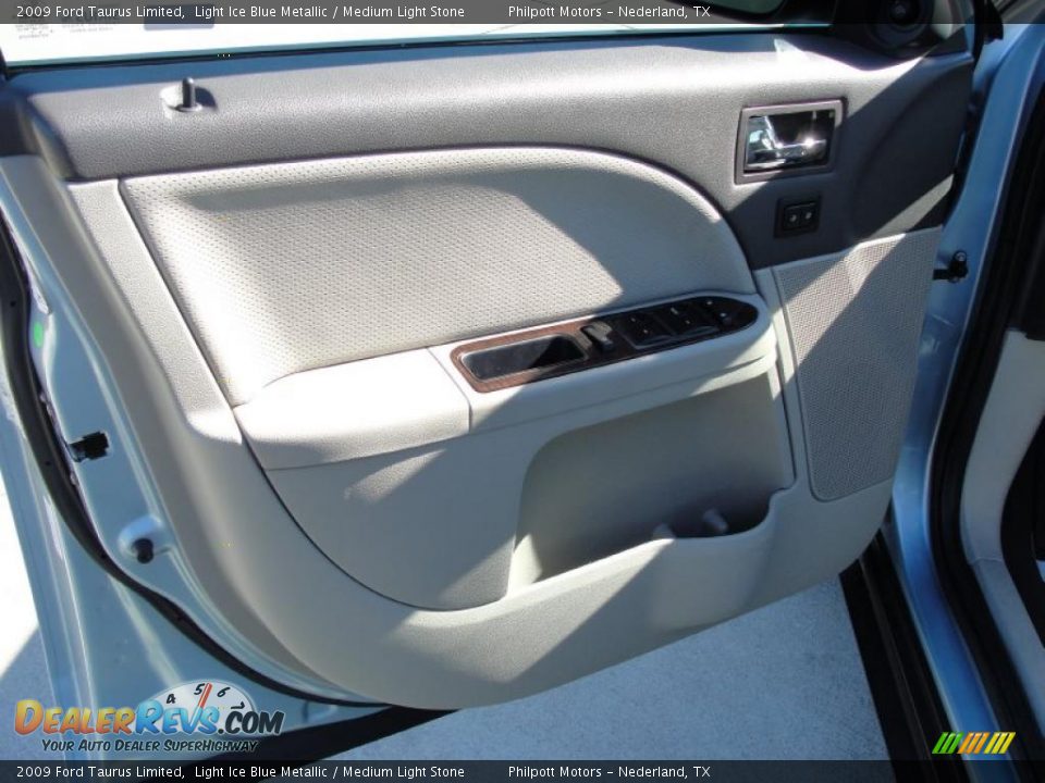 2009 Ford Taurus Limited Light Ice Blue Metallic / Medium Light Stone Photo #33