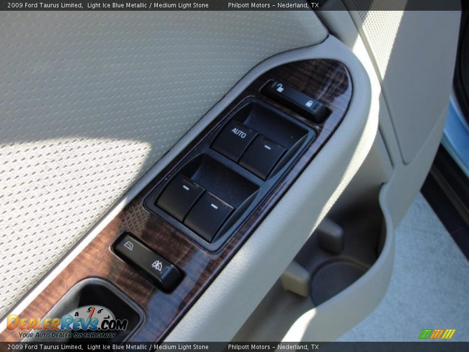 2009 Ford Taurus Limited Light Ice Blue Metallic / Medium Light Stone Photo #34