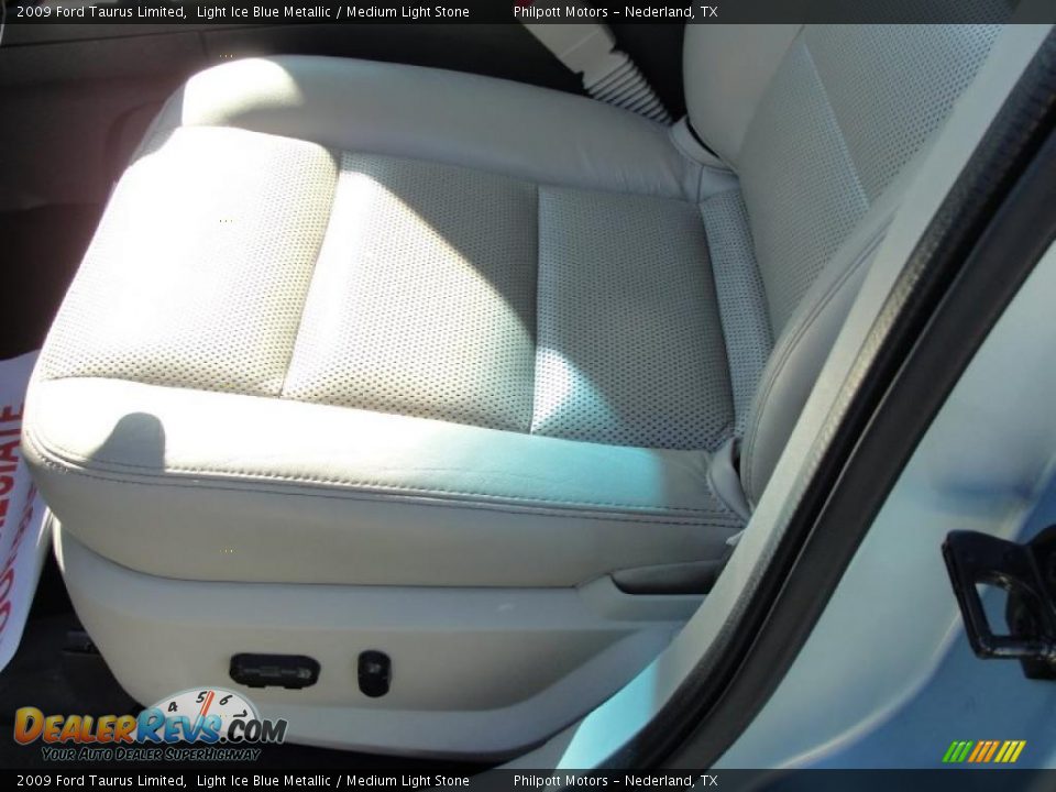 2009 Ford Taurus Limited Light Ice Blue Metallic / Medium Light Stone Photo #36