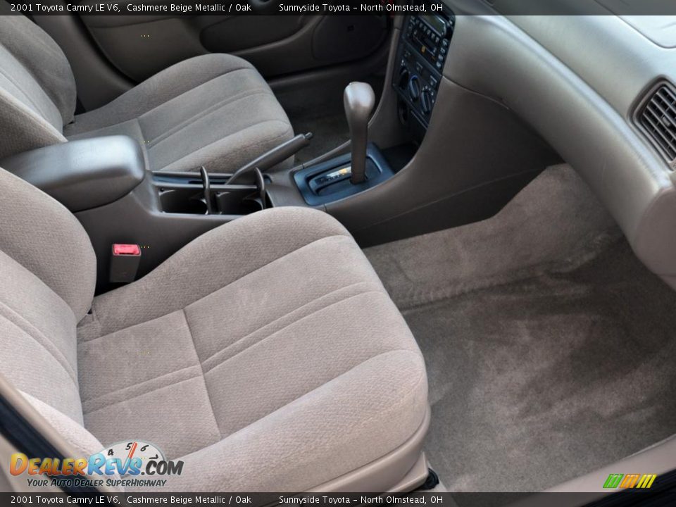 Oak Interior 2001 Toyota Camry Le V6 Photo 11