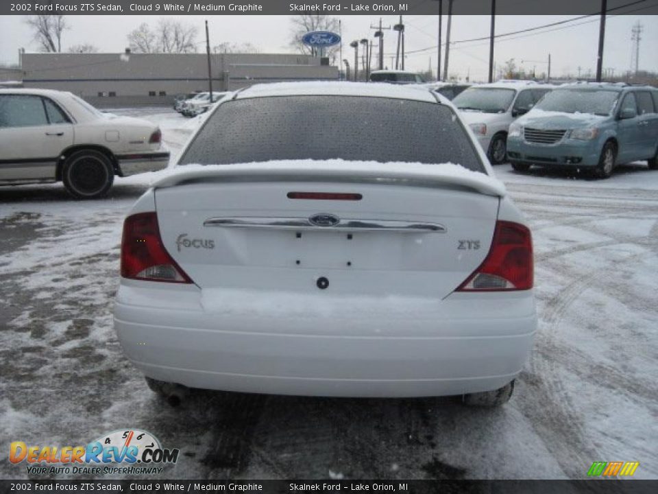 2002 Ford Focus ZTS Sedan Cloud 9 White / Medium Graphite Photo #8