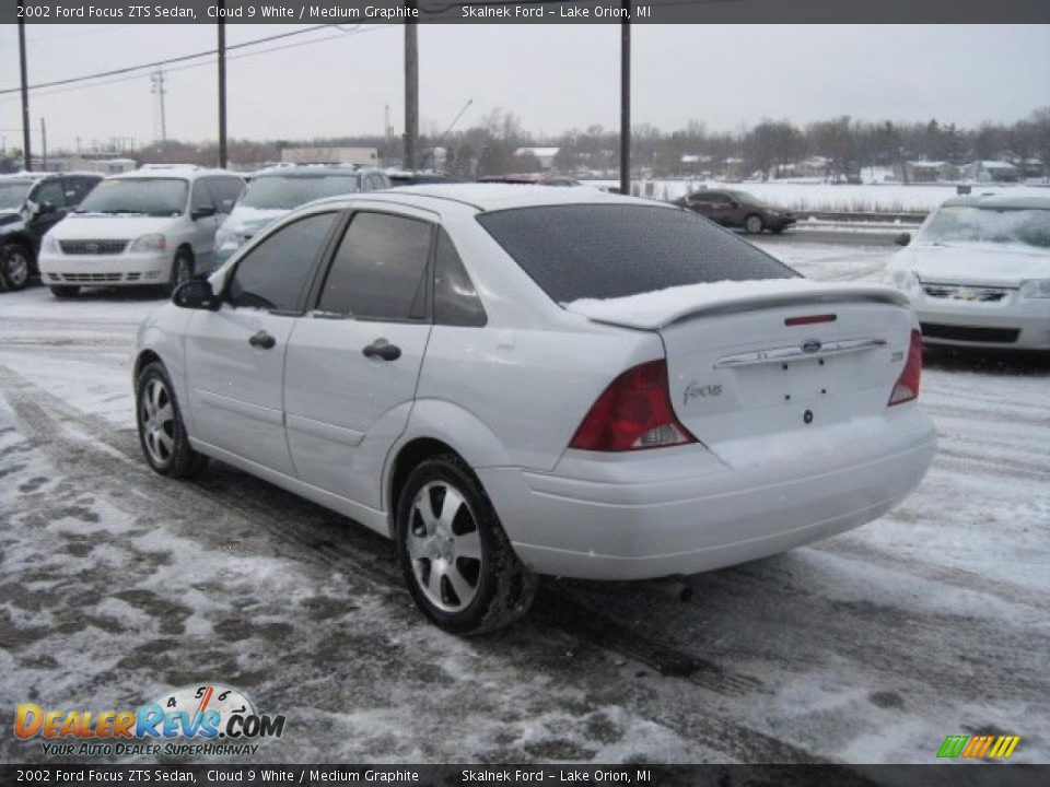 2002 Ford Focus ZTS Sedan Cloud 9 White / Medium Graphite Photo #9