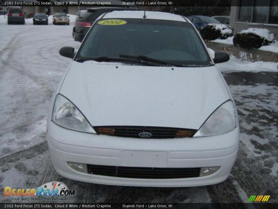 2002 Ford Focus ZTS Sedan Cloud 9 White / Medium Graphite Photo #11