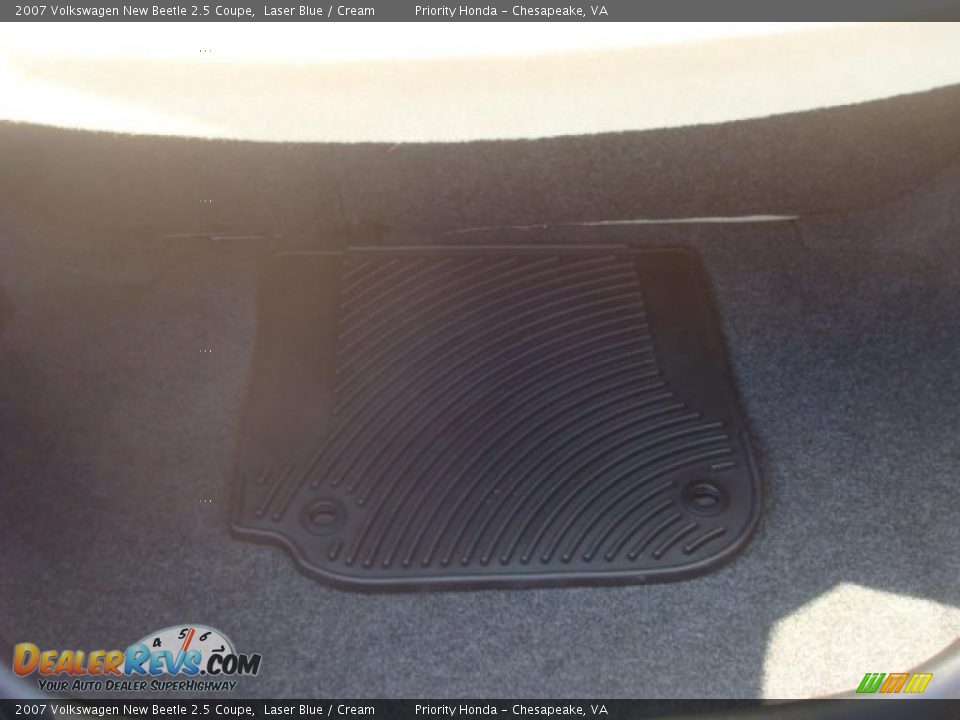 2007 Volkswagen New Beetle 2.5 Coupe Laser Blue / Cream Photo #15