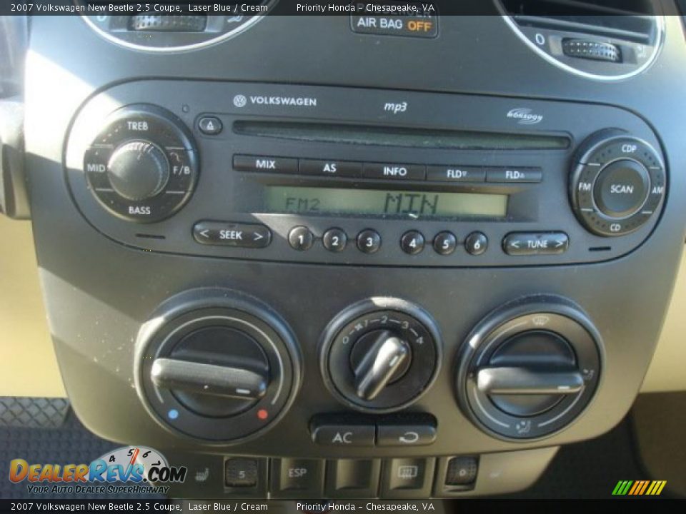 Controls of 2007 Volkswagen New Beetle 2.5 Coupe Photo #20