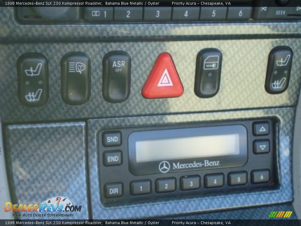 Controls of 1998 Mercedes-Benz SLK 230 Kompressor Roadster Photo #11