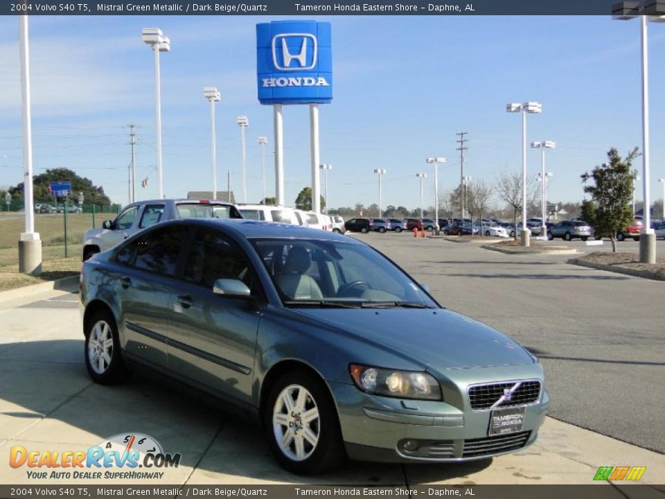 2004 Volvo S40 T5 Mistral Green Metallic / Dark Beige/Quartz Photo #2