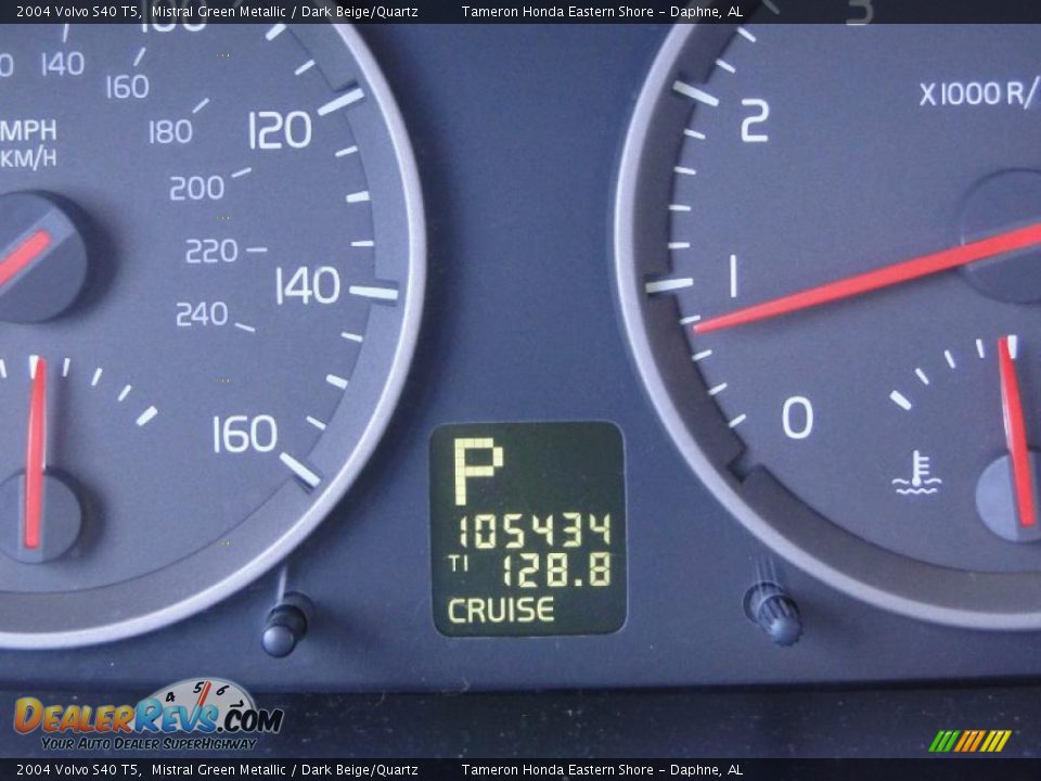 2004 Volvo S40 T5 Mistral Green Metallic / Dark Beige/Quartz Photo #17