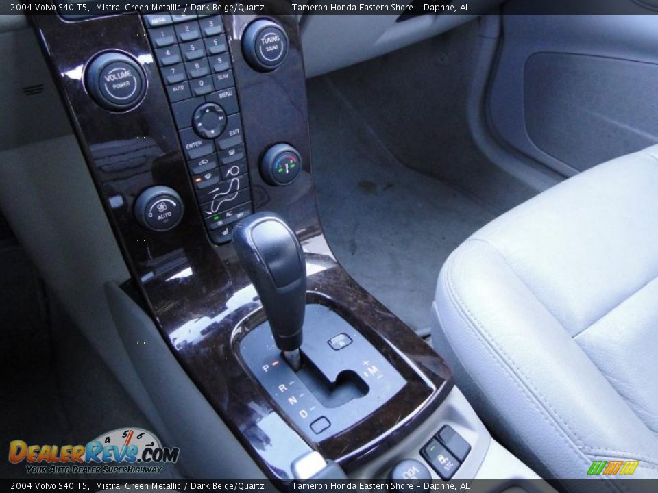 2004 Volvo S40 T5 Shifter Photo #19