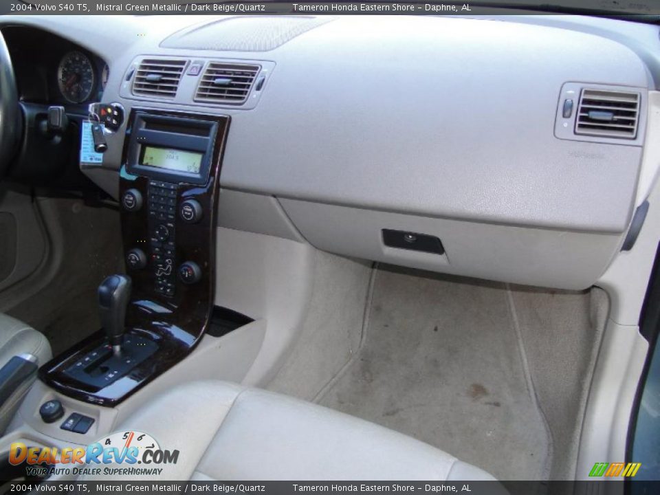 2004 Volvo S40 T5 Mistral Green Metallic / Dark Beige/Quartz Photo #24
