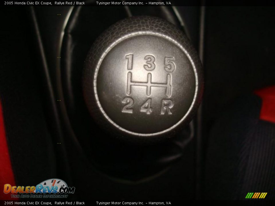 2005 Honda Civic EX Coupe Shifter Photo #17