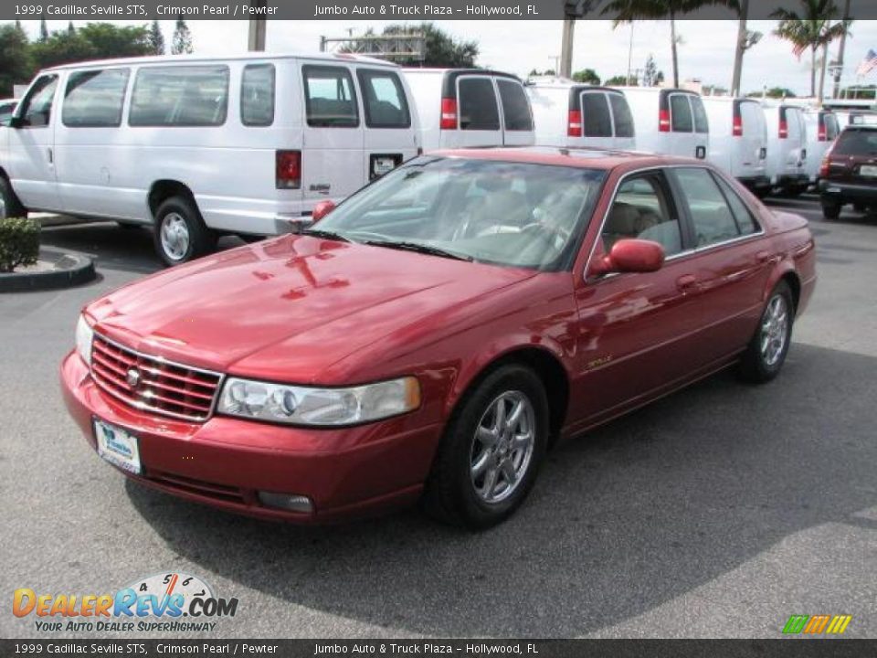 Front 3/4 View of 1999 Cadillac Seville STS Photo #5
