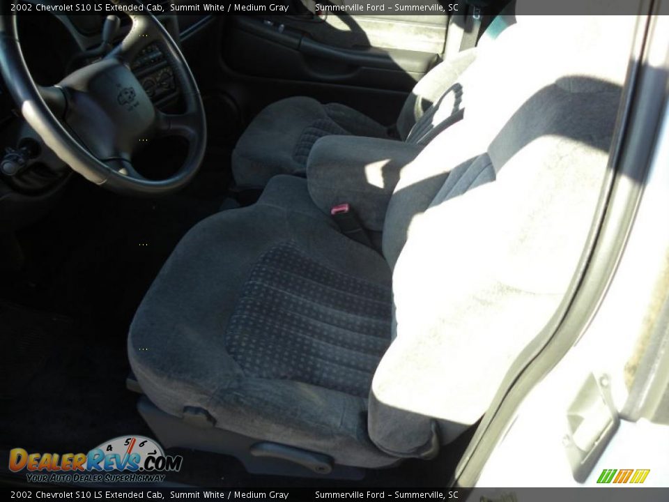 2002 Chevrolet S10 LS Extended Cab Summit White / Medium Gray Photo #4