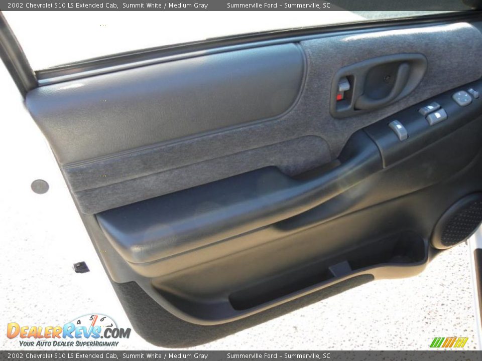 2002 Chevrolet S10 LS Extended Cab Summit White / Medium Gray Photo #6