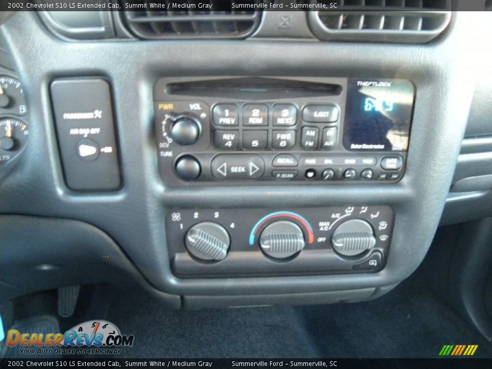 2002 Chevrolet S10 LS Extended Cab Summit White / Medium Gray Photo #17