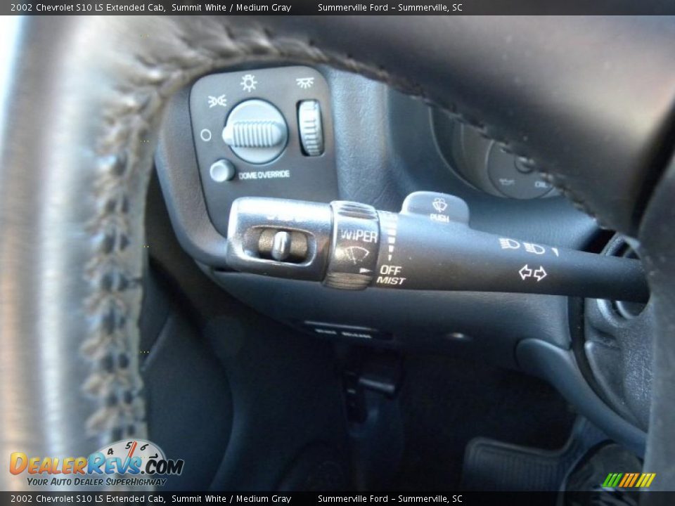 2002 Chevrolet S10 LS Extended Cab Summit White / Medium Gray Photo #18