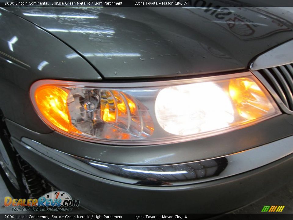 2000 Lincoln Continental Spruce Green Metallic / Light Parchment Photo #4