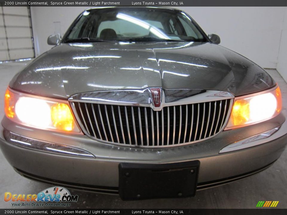 2000 Lincoln Continental Spruce Green Metallic / Light Parchment Photo #6