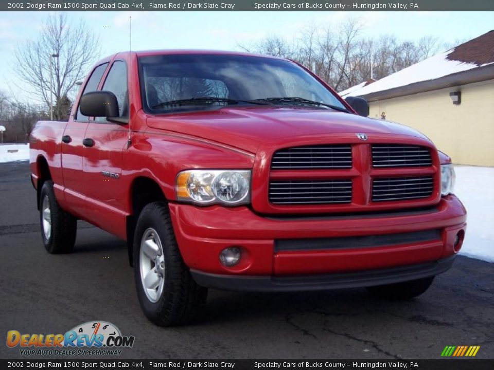 Front 3/4 View of 2002 Dodge Ram 1500 Sport Quad Cab 4x4 Photo #8