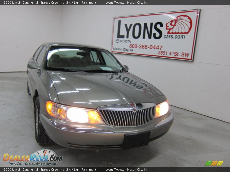 2000 Lincoln Continental Spruce Green Metallic / Light Parchment Photo #10