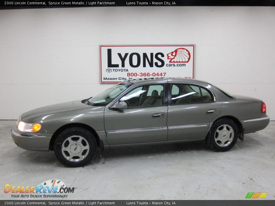 2000 Lincoln Continental Spruce Green Metallic / Light Parchment Photo #17