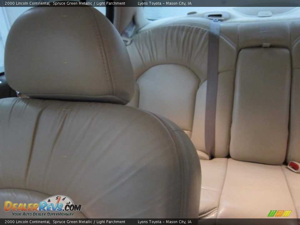 2000 Lincoln Continental Spruce Green Metallic / Light Parchment Photo #21