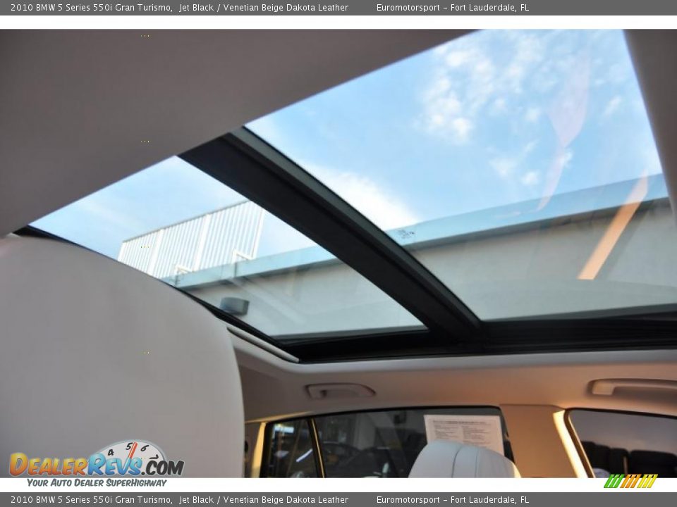 Sunroof of 2010 BMW 5 Series 550i Gran Turismo Photo #10