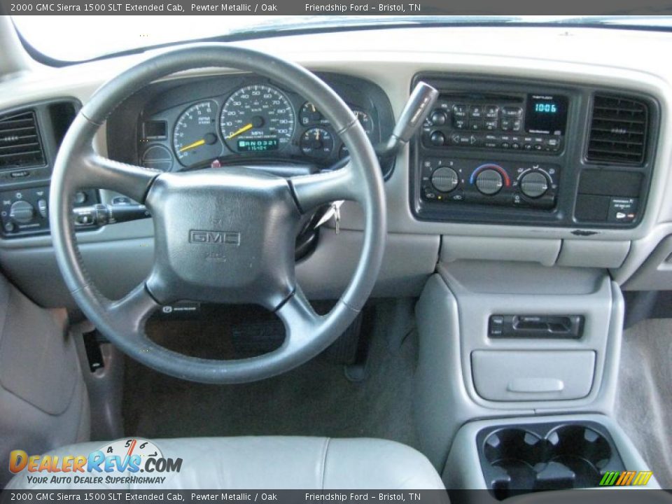 Dashboard of 2000 GMC Sierra 1500 SLT Extended Cab Photo #21