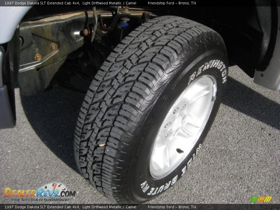 1997 Dodge Dakota SLT Extended Cab 4x4 Light Driftwood Metallic / Camel Photo #9